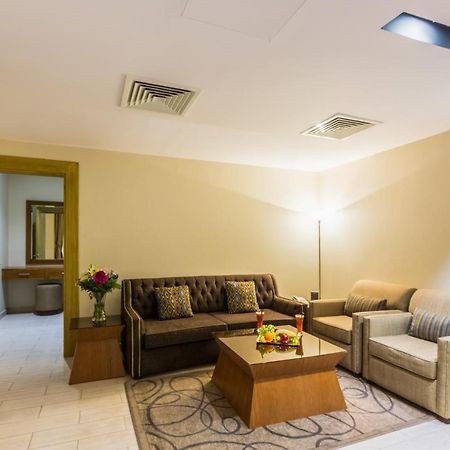 Al Muhaidb Al Diwan - Al Olaya Riyadh Luaran gambar