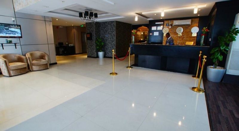 Al Muhaidb Al Diwan - Al Olaya Riyadh Luaran gambar