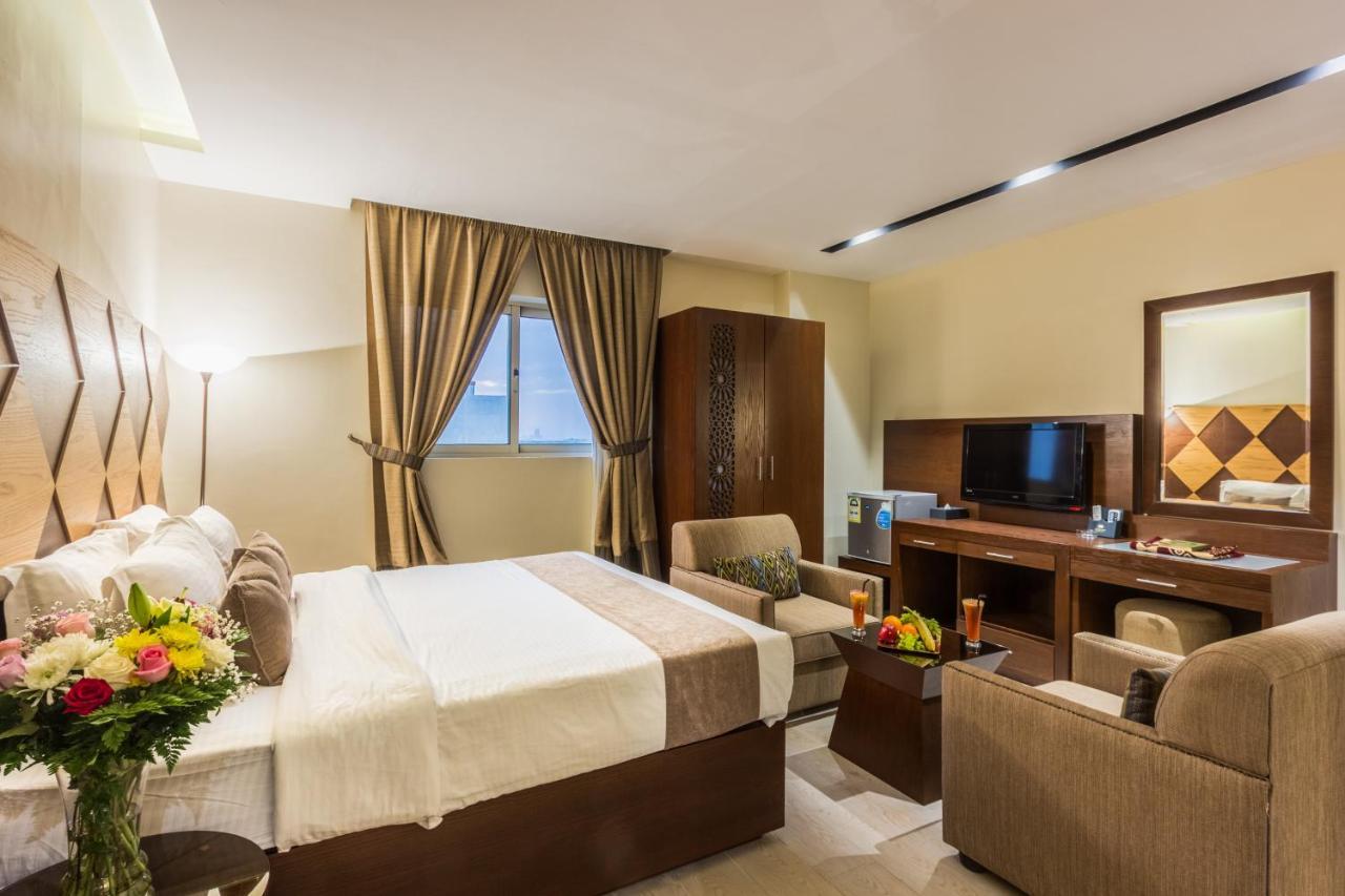 Al Muhaidb Al Diwan - Al Olaya Riyadh Luaran gambar