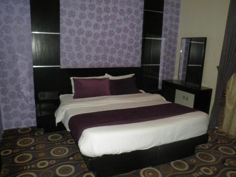 Al Muhaidb Al Diwan - Al Olaya Riyadh Luaran gambar